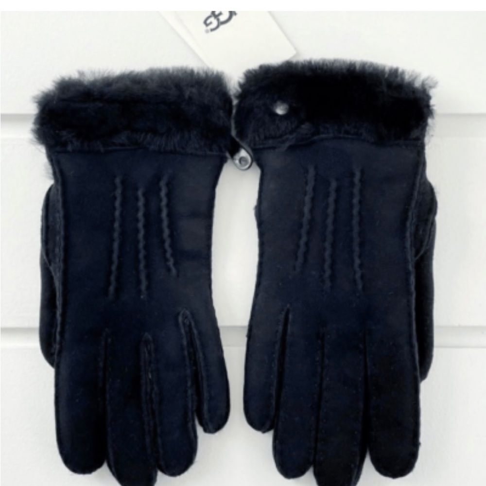 Ugg Classic Tasman Shearling Gloves